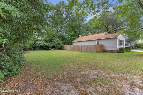 17 Montgomery Avenue Wilmington NC 28405