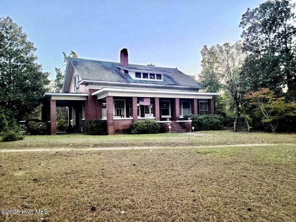2740 Nc 71 Maxton NC 28364