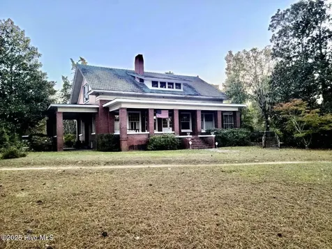 2740 Nc 71 Maxton NC 28364