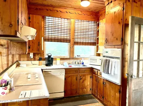 2740 Nc 71 Maxton NC 28364