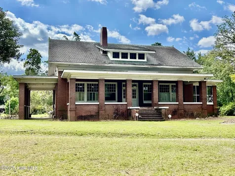 2740 Nc 71 Maxton NC 28364