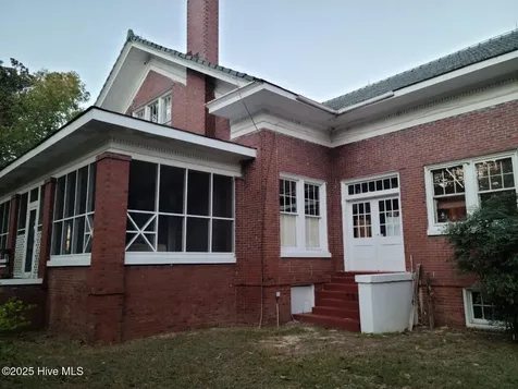 2740 Nc 71 Maxton NC 28364