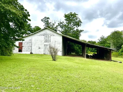 2740 Nc 71 Maxton NC 28364