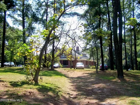 2740 Nc 71 Maxton NC 28364