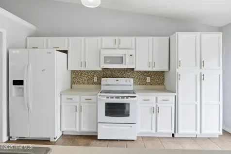 118 Magnolia Lane Hubert NC 28539