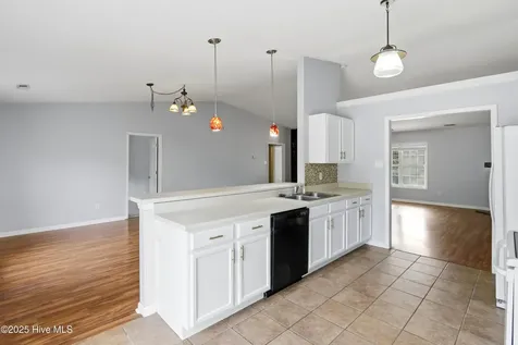 118 Magnolia Lane Hubert NC 28539