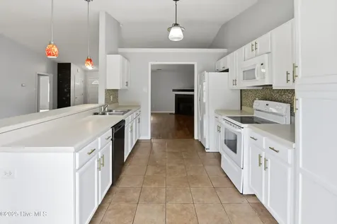 118 Magnolia Lane Hubert NC 28539