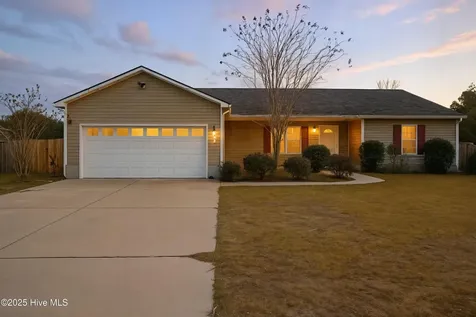 118 Magnolia Lane Hubert NC 28539