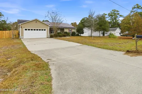 118 Magnolia Lane Hubert NC 28539