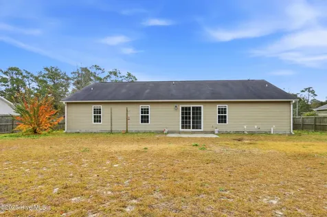 118 Magnolia Lane Hubert NC 28539