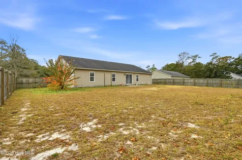 118 Magnolia Lane Hubert NC 28539