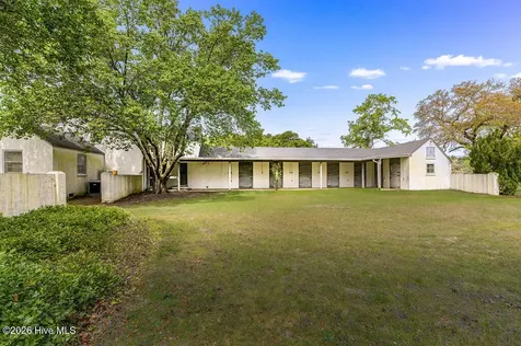 1667 Youngs Road Vass NC 28394