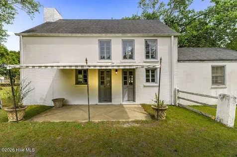 1667 Youngs Road Vass NC 28394