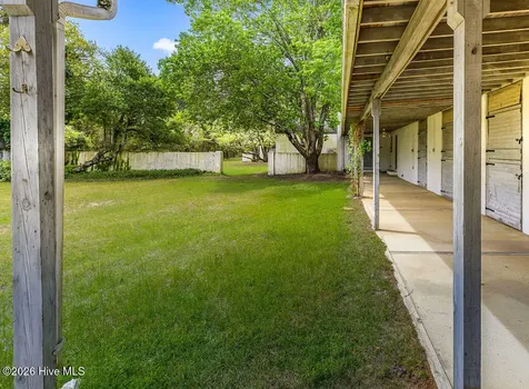 1667 Youngs Road Vass NC 28394