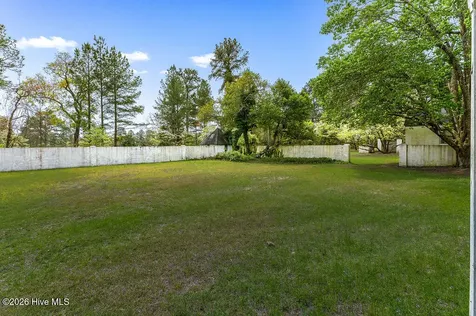 1667 Youngs Road Vass NC 28394