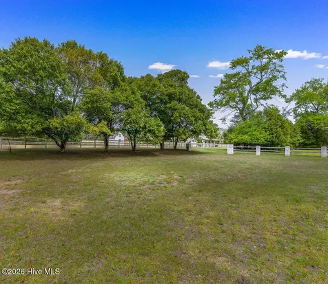 1667 Youngs Road Vass NC 28394