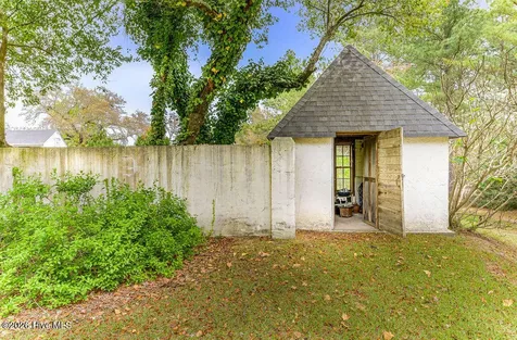 1667 Youngs Road Vass NC 28394