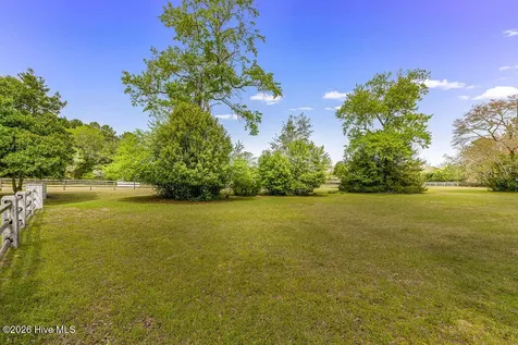 1667 Youngs Road Vass NC 28394
