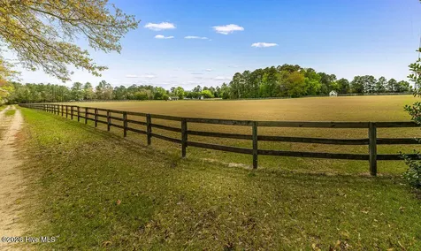 1667 Youngs Road Vass NC 28394