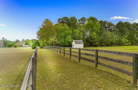 1667 Youngs Road Vass NC 28394