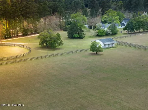 1667 Youngs Road Vass NC 28394