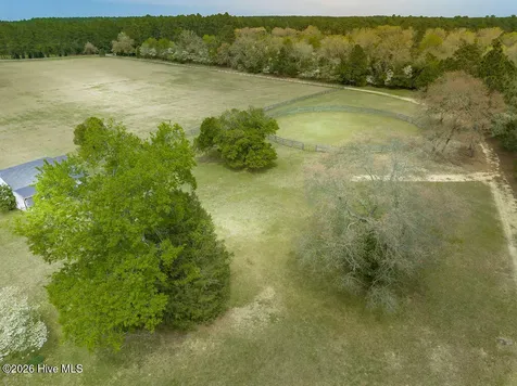 1667 Youngs Road Vass NC 28394