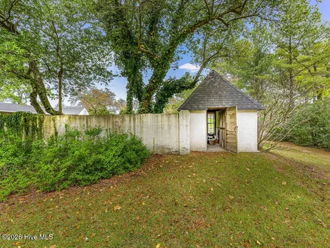 1667 Youngs Road Vass NC 28394