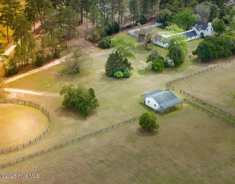 1667 Youngs Road Vass NC 28394