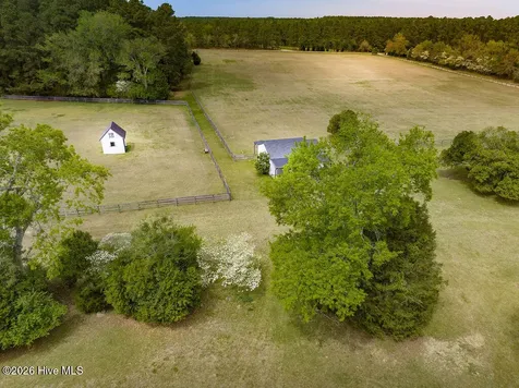 1667 Youngs Road Vass NC 28394