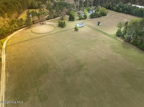1667 Youngs Road Vass NC 28394