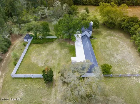 1667 Youngs Road Vass NC 28394