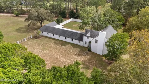 1667 Youngs Road Vass NC 28394