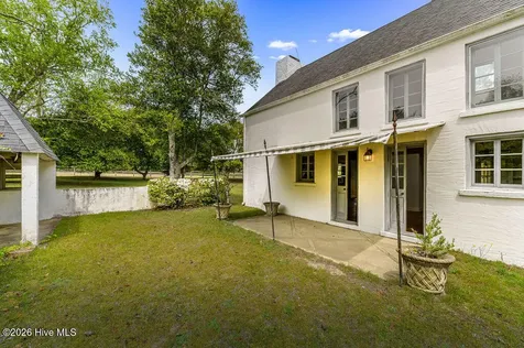 1667 Youngs Road Vass NC 28394
