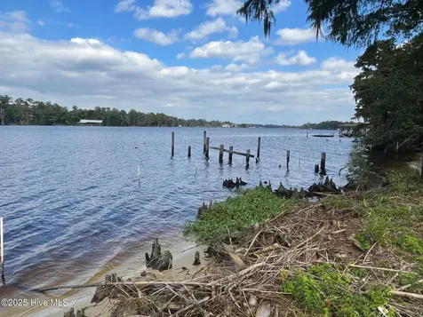 2321-B Chinquapin Road New Bern NC 28562