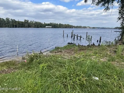 2321-B Chinquapin Road New Bern NC 28562
