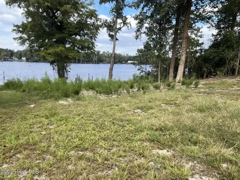2321-B Chinquapin Road New Bern NC 28562