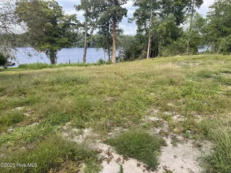 2321-B Chinquapin Road New Bern NC 28562