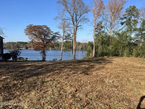 2321-B Chinquapin Road New Bern NC 28562