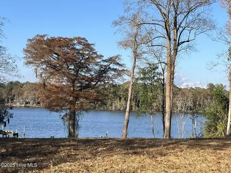 2321-B Chinquapin Road New Bern NC 28562