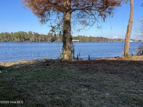 2321-B Chinquapin Road New Bern NC 28562