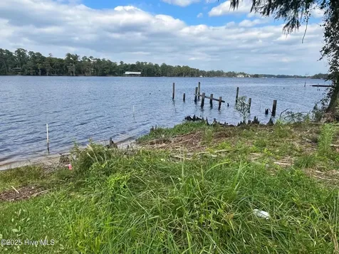 2321-B Chinquapin Road New Bern NC 28562