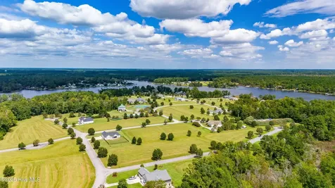 40 Meadow Lane Arapahoe NC 28510