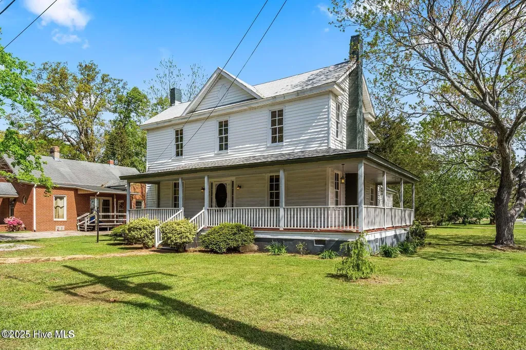 107 Church Street E Elm City NC 27822