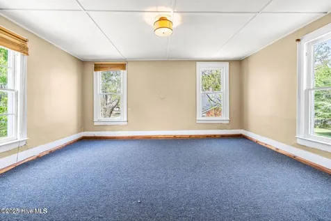 107 Church Street E Elm City NC 27822
