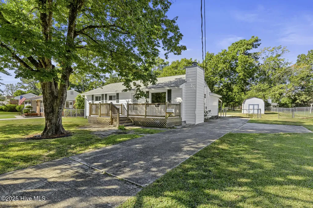 1121 River Street Jacksonville NC 28540