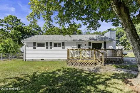 1121 River Street Jacksonville NC 28540
