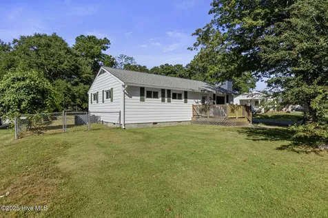 1121 River Street Jacksonville NC 28540