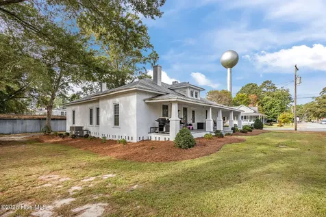 202 N Main Street Walstonburg NC 27888
