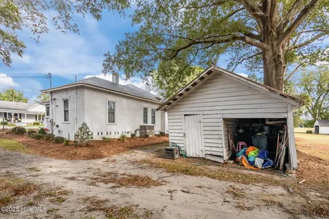 202 N Main Street Walstonburg NC 27888