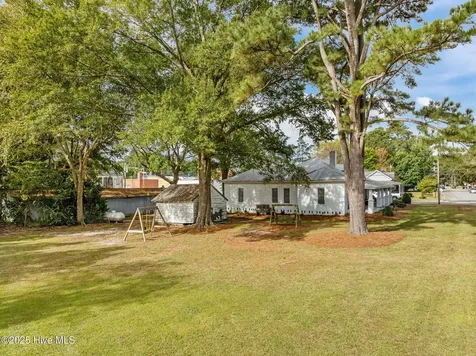 202 N Main Street Walstonburg NC 27888